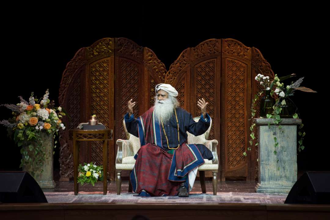Sadhguru speaks at the "Wisdom, Meditation, Bliss" event in Moscow, June 2018